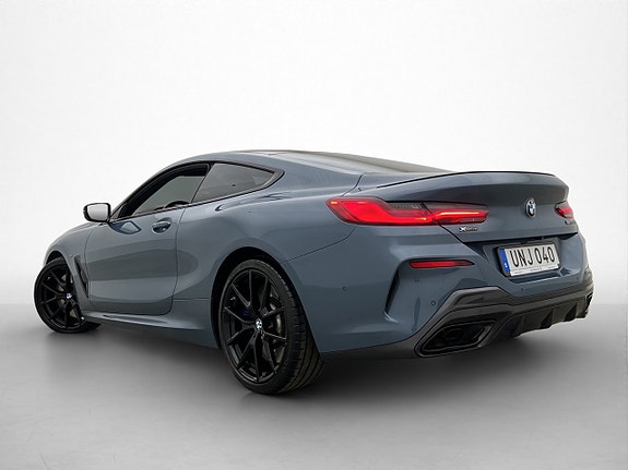 BMW M850i 10 of 30