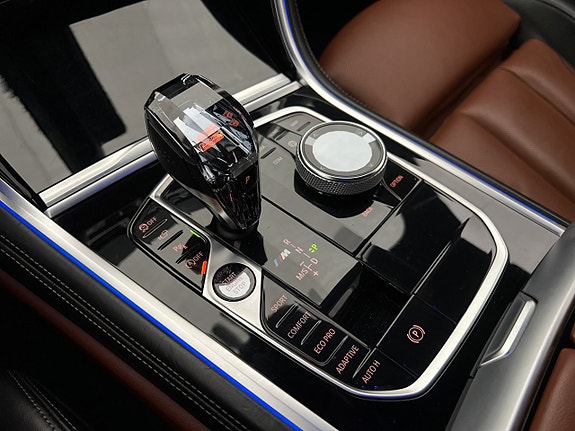 BMW M850i 28 of 30