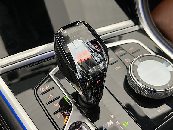BMW M850i 30 of 30