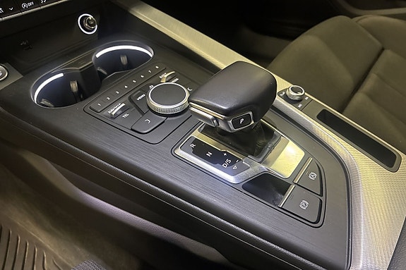 Audi A4 12 of 16
