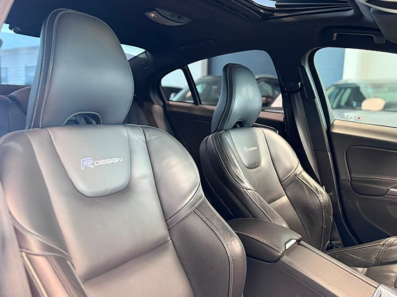 Volvo S60 10 of 17