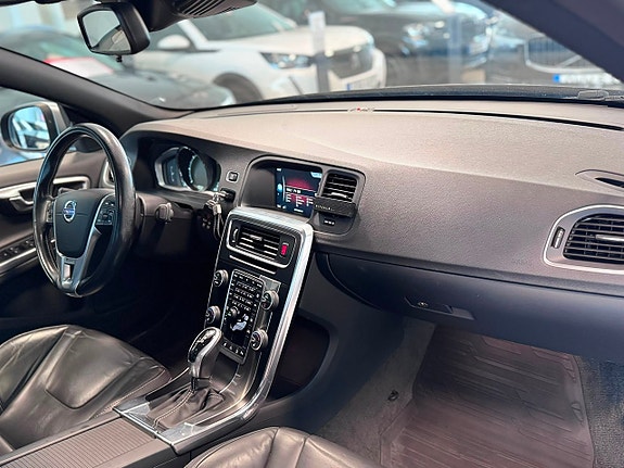 Volvo S60 11 of 17