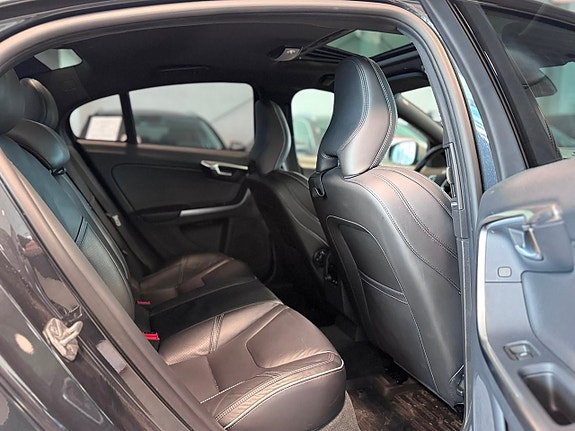 Volvo S60 7 of 17