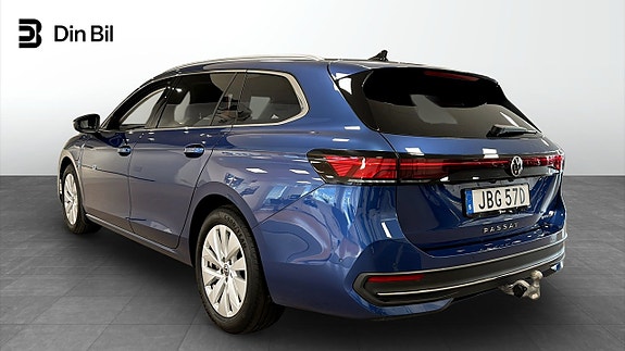 Volkswagen Passat 3 of 13