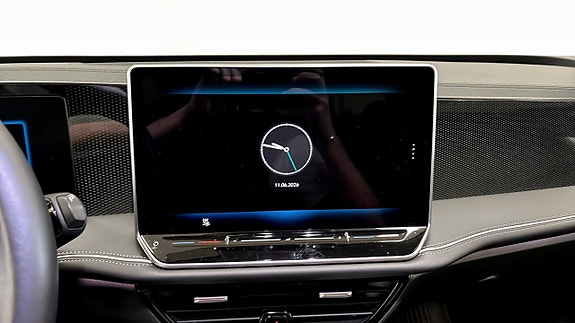 Volkswagen Passat 9 of 13