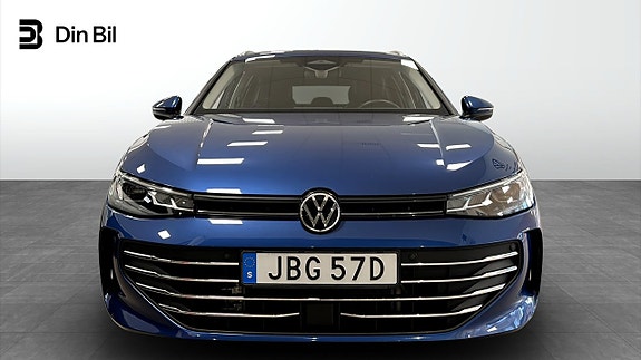 Volkswagen Passat 4 of 13