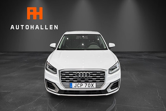 Audi Q2 2 of 5
