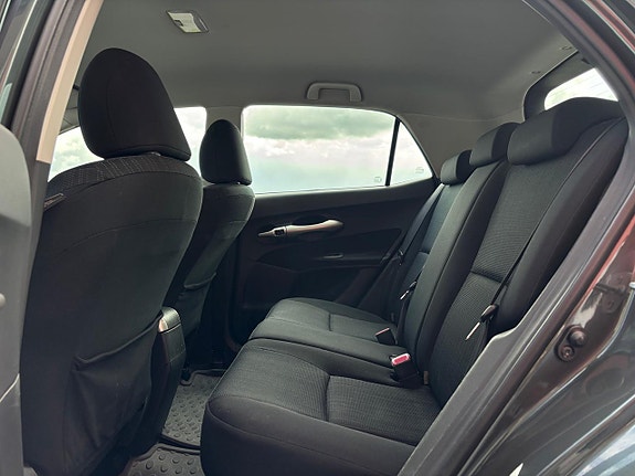 Toyota Auris 16 of 18