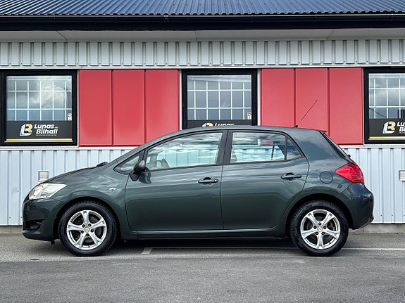 Toyota Auris 3 of 18