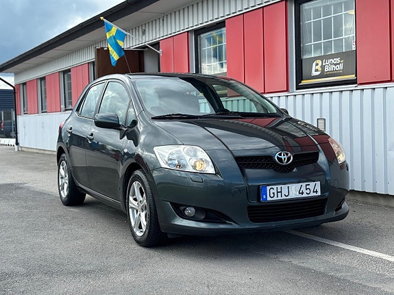 Toyota Auris 5 of 18
