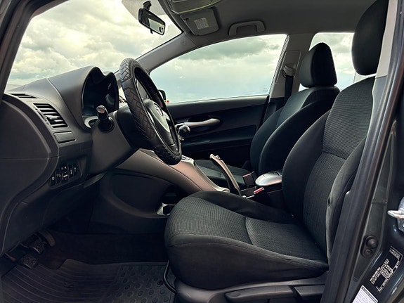 Toyota Auris 15 of 18