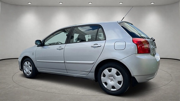 Toyota Corolla 7 of 16