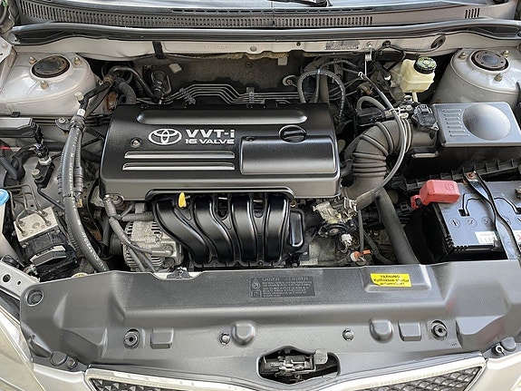 Toyota Corolla 13 of 16