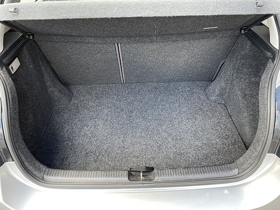 Toyota Corolla 14 of 16