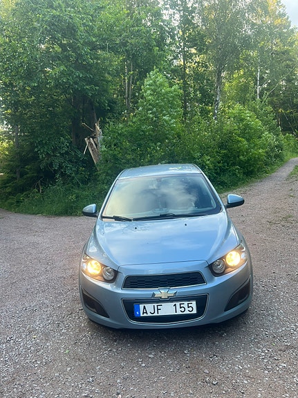 Chevrolet Aveo 2 of 5