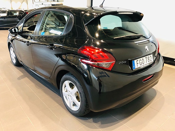 Peugeot 208 4 of 5