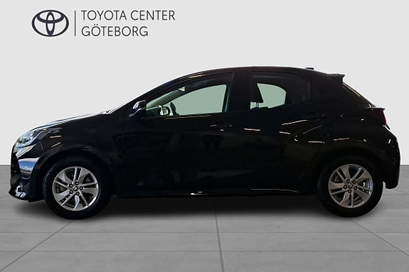 Toyota Yaris 4 of 13