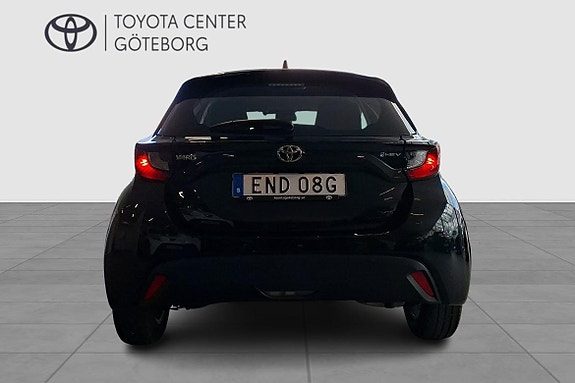 Toyota Yaris 5 of 13