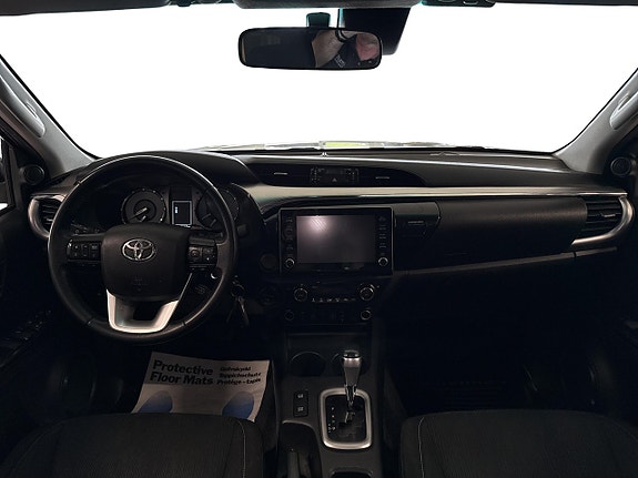 Toyota HiLux 3 of 5