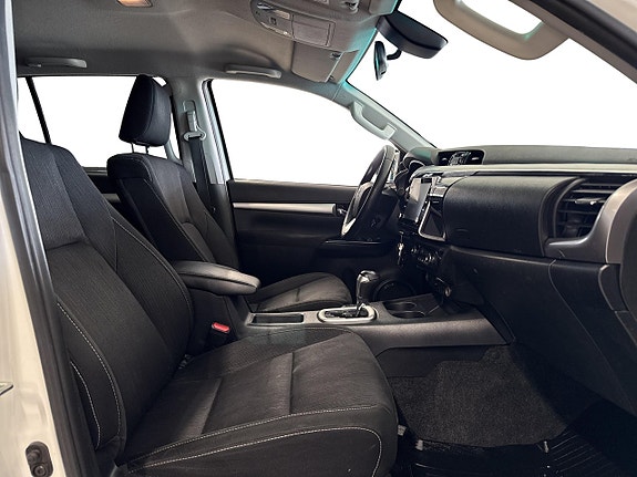 Toyota HiLux 9 of 14