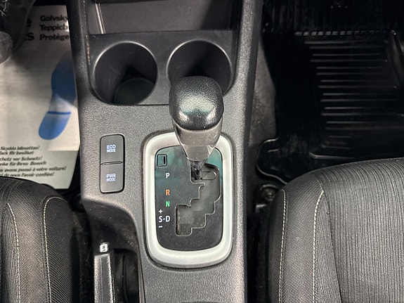 Toyota HiLux 14 of 14