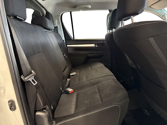 Toyota HiLux 8 of 14