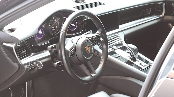 Porsche Panamera 5 of 5