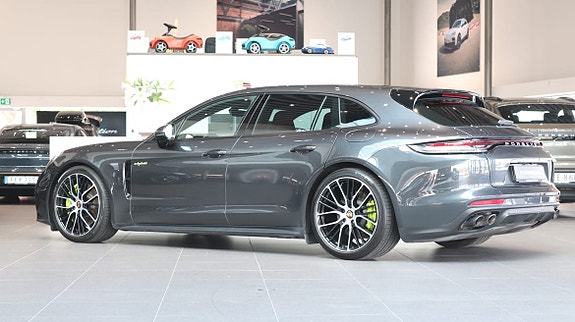 Porsche Panamera 2 of 5