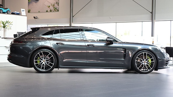 Porsche Panamera 3 of 5
