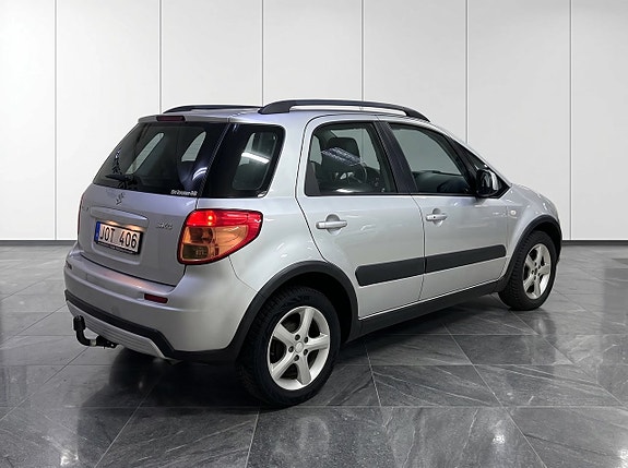 Suzuki SX4 8 of 17