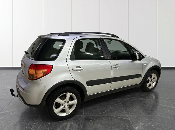 Suzuki SX4 4 of 17