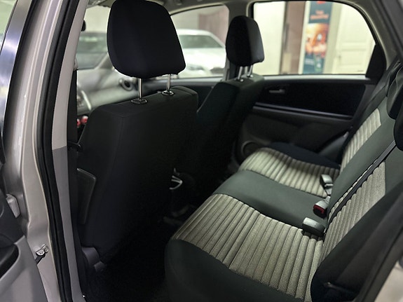 Suzuki SX4 16 of 17