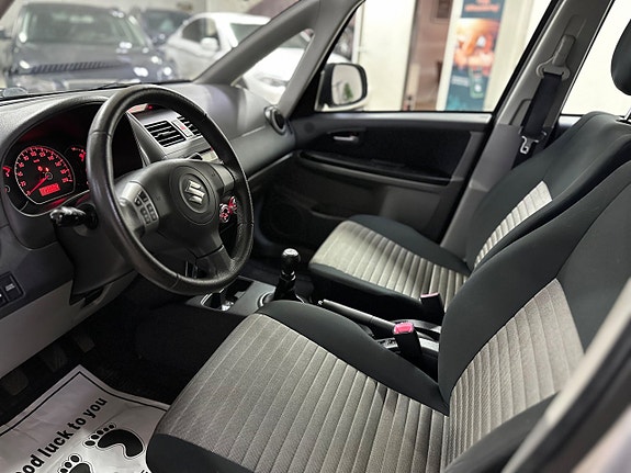 Suzuki SX4 14 of 17