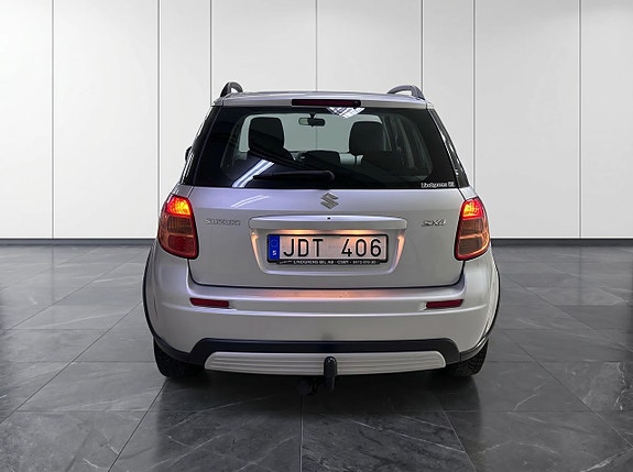 Suzuki SX4 11 of 17