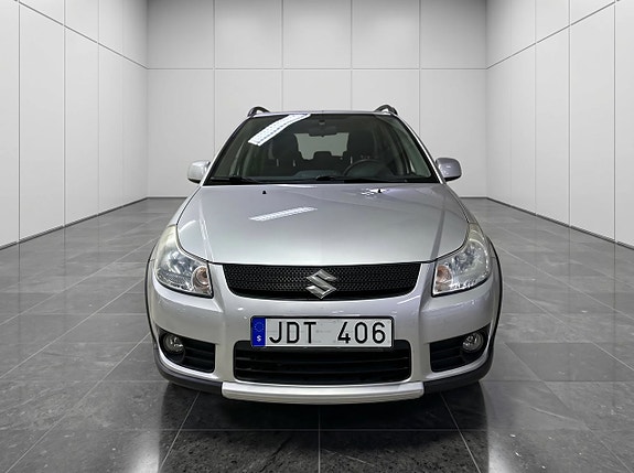 Suzuki SX4 2 of 17