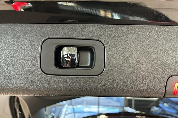 Mercedes-Benz E300 e 15 of 16
