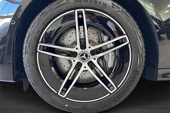 Mercedes-Benz E300 e 5 of 16