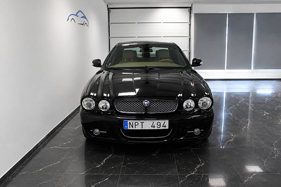 Jaguar XJ 4 of 17