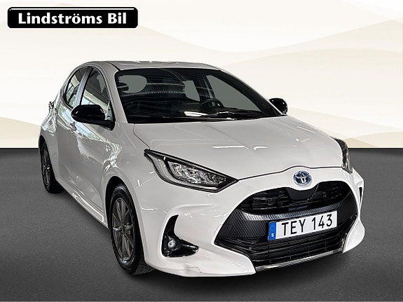 Toyota Yaris 3 of 19