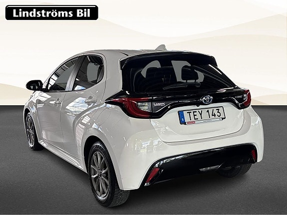 Toyota Yaris 4 of 19