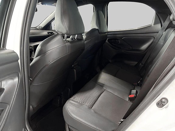 Toyota Yaris 11 of 19