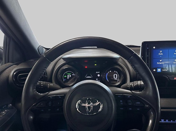 Toyota Yaris 15 of 19