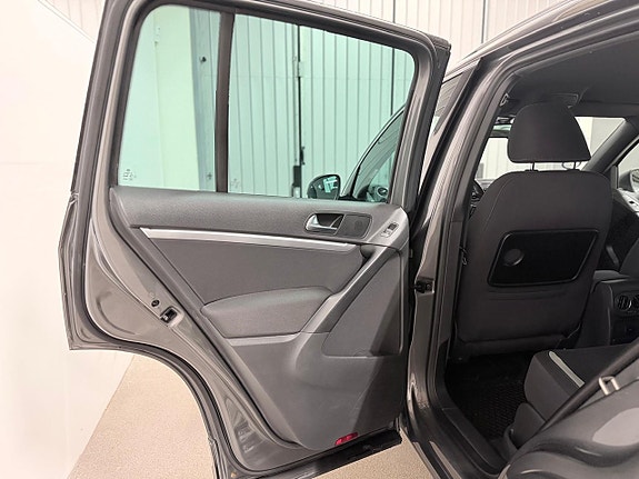 Volkswagen Tiguan 16 of 23