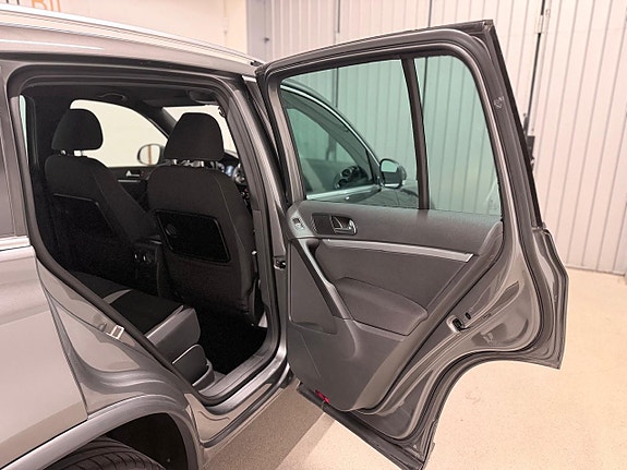 Volkswagen Tiguan 18 of 23