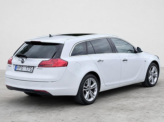Opel Insignia 2 of 5