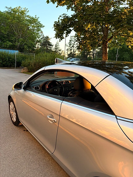 Volkswagen Eos 4 of 5