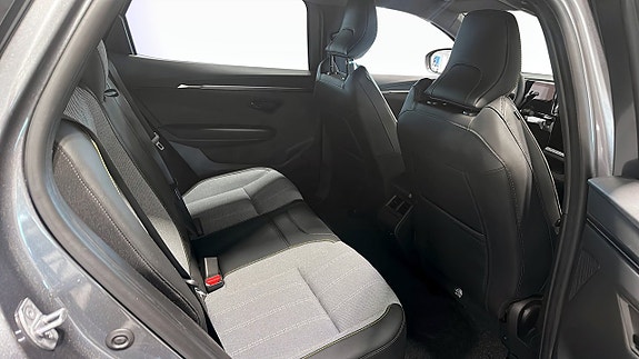 Renault Scenic E-Tech 5 of 5