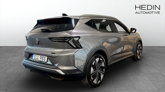 Renault Scenic E-Tech 2 of 5