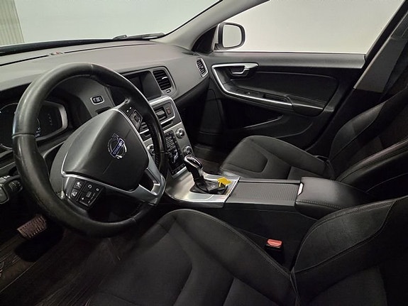 Volvo V60 10 of 10