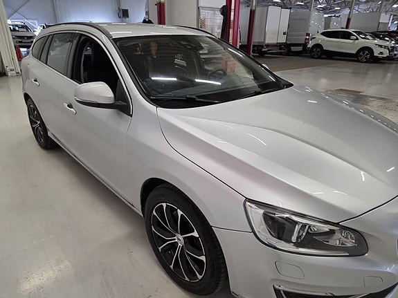 Volvo V60 3 of 10